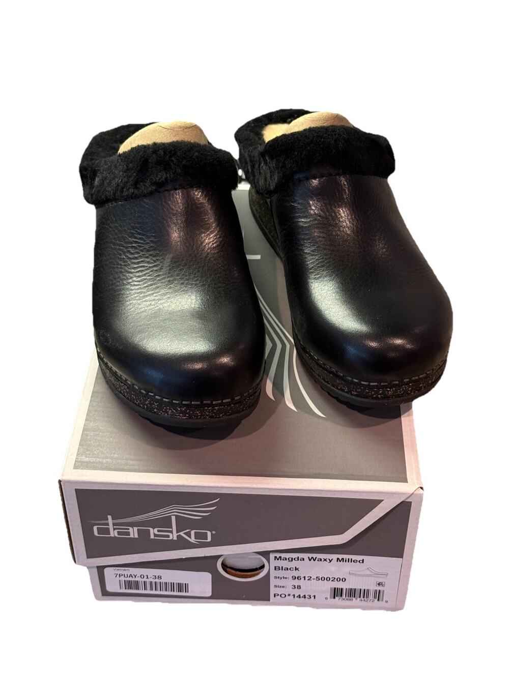 Dansko US 8 Magda Waxy Milled Black Leather Faux Shearling Slip On Clogs Shoes